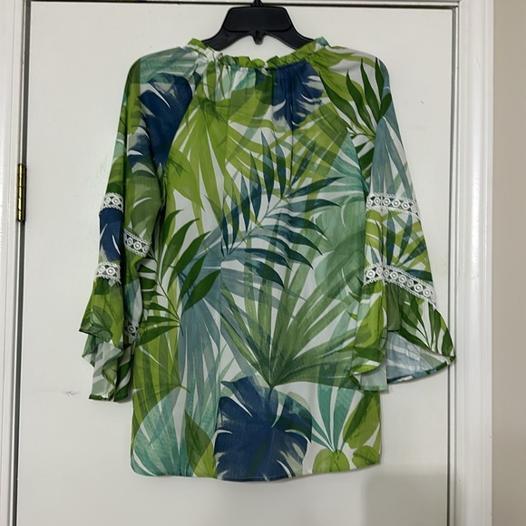 Top - Picture 2 of 2